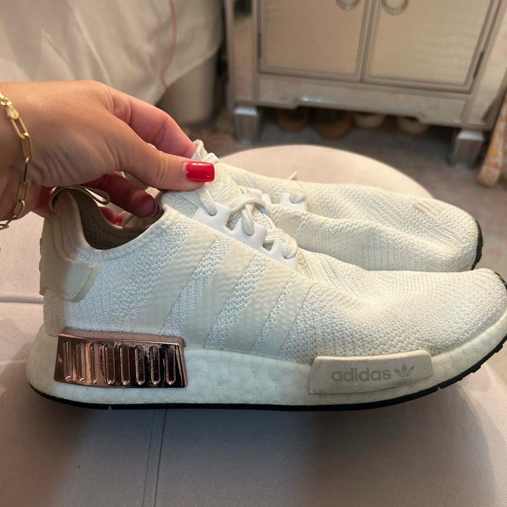 Adidas Wmns Nmd_r1 'metallic Plugs - Cloud White' Ee5173